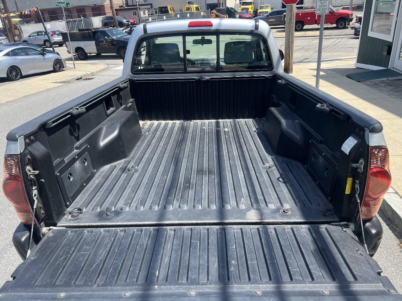Used 2012 Toyota Tacoma 4x4 Regular Cab image 15