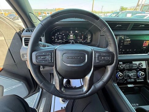 Certified 2023 GMC Yukon Denali Ultimate image 34