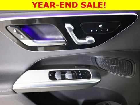 Used 2025 Mercedes-Benz GLC 300 4MATIC image 10