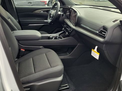 New 2026 Chevrolet Traverse LT image 14