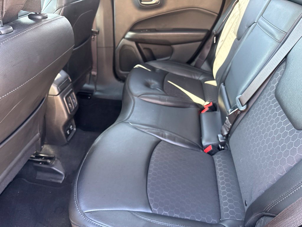 Used 2019 Jeep Compass Latitude FWD image 11