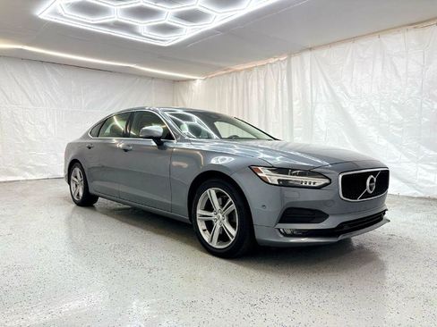 Used 2018 Volvo S90 T5 Momentum w/ Convenience Package image 1