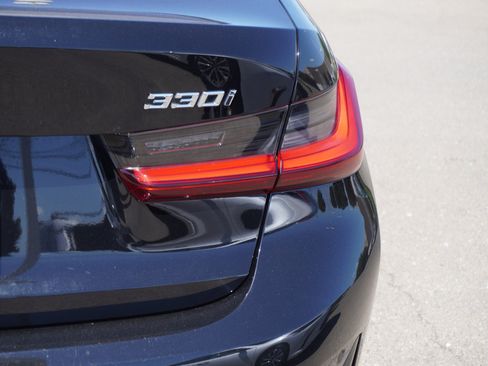 Used 2022 BMW 330i xDrive Sedan w/ Driving Assistance Package AWD/4WD image 11