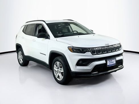 Used 2022 Jeep Compass Latitude AWD/4WD image 3