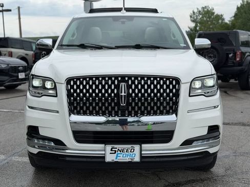 Used 2023 Lincoln Navigator Black Label AWD/4WD image 2