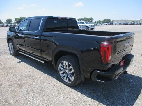 New 2026 GMC Sierra 1500 Denali w/ Denali Reserve Package AWD/4WD image 7