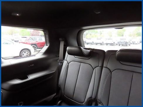 New 2026 Jeep Grand Cherokee L Limited AWD/4WD image 11