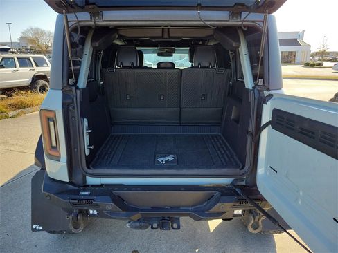 Used 2022 Ford Bronco Badlands w/ Sasquatch Package image 9