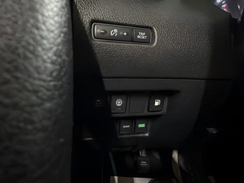 Used 2020 Nissan Rogue S w/ Special Edition Package FWD image 22