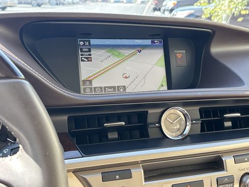 Used 2017 Lexus ES 350 w/ Luxury Package FWD image 24