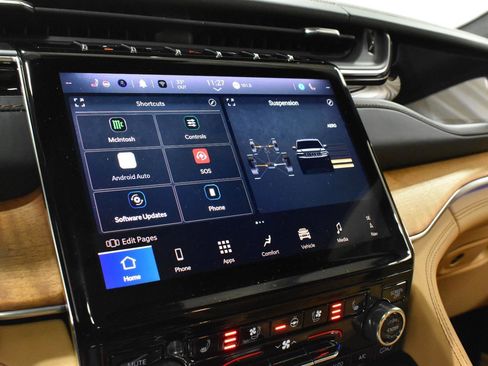 Used 2022 Jeep Grand Cherokee L Summit w/ Advanced Protech Group IV image 17