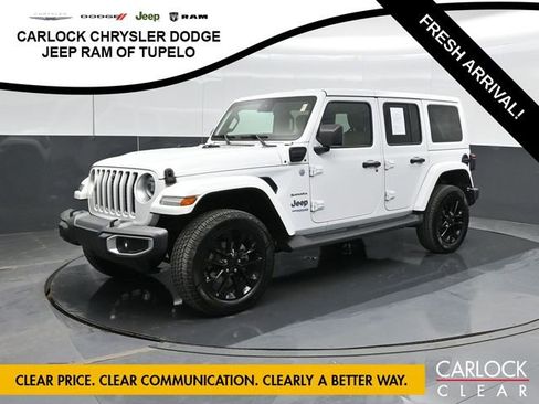 Used 2021 Jeep Wrangler Sahara w/ Cold Weather Group AWD/4WD image 8