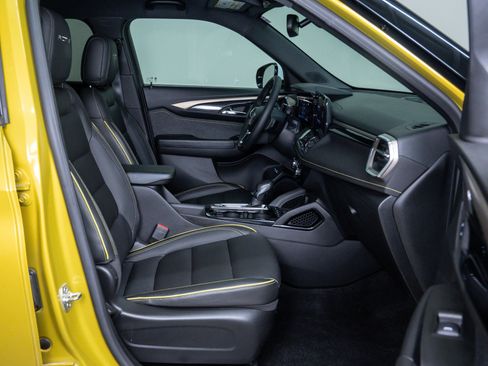 Used 2024 Chevrolet TrailBlazer ACTIV w/ Convenience Package image 11