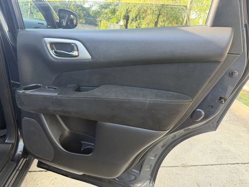 Used 2016 Nissan Pathfinder S FWD image 12