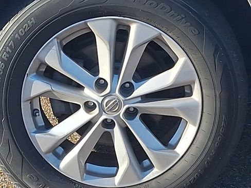 Used 2015 Nissan Rogue SV image 20