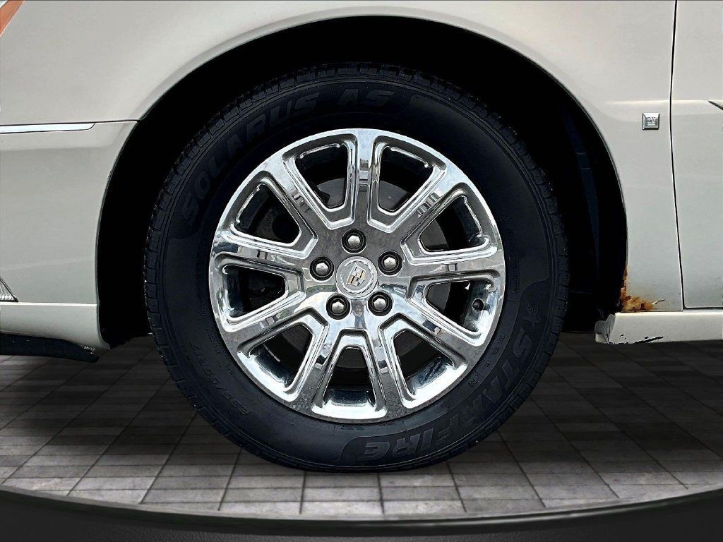 Used 2008 Cadillac DTS FWD image 36