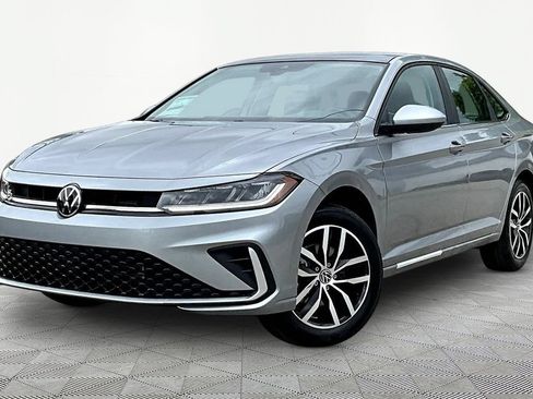 New 2026 Volkswagen Jetta SE FWD image 3