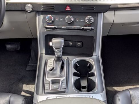 Certified 2024 Kia Carnival LX FWD image 24