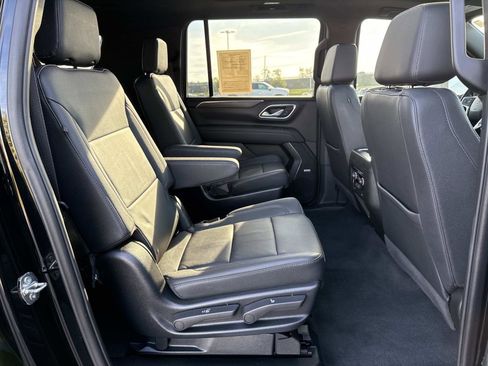 Used 2023 Chevrolet Suburban Z71 image 19