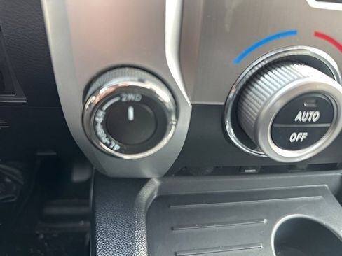 Used 2018 Toyota Tundra Platinum image 28