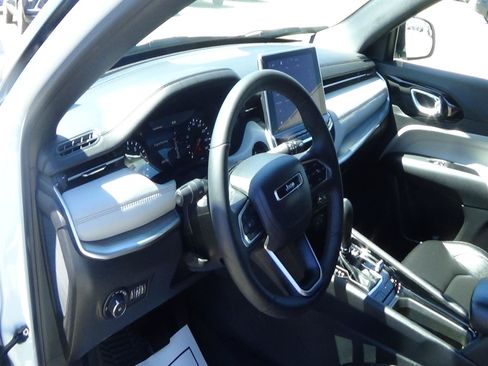 Certified 2025 Jeep Compass Limited AWD/4WD image 17