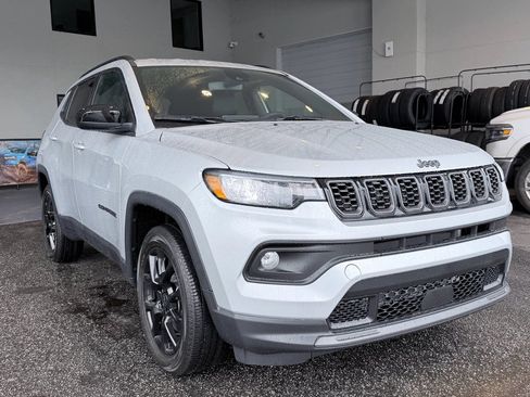 New 2026 Jeep Compass Latitude image 2