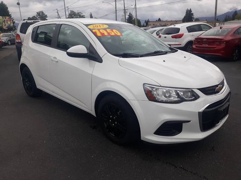 Used 2017 Chevrolet Sonic LT FWD image 1