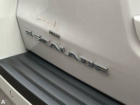 Used 2020 Cadillac Escalade Premium Luxury w/ LPO, Radiant Package image 14