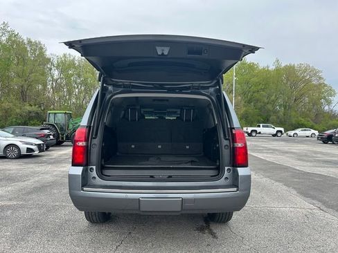 Used 2019 Chevrolet Suburban Premier AWD/4WD image 19