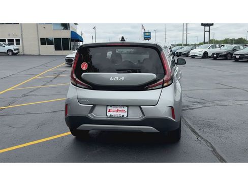 Used 2025 Kia Soul LX w/ LX Technology Package FWD image 7