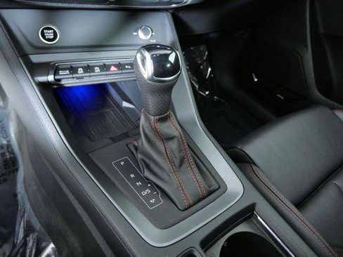 Certified 2025 Audi Q3 2.0T Premium Plus w/ Premium Plus Package AWD/4WD image 22