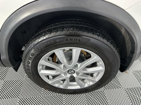 Used 2020 Nissan Rogue Sport SV FWD image 10