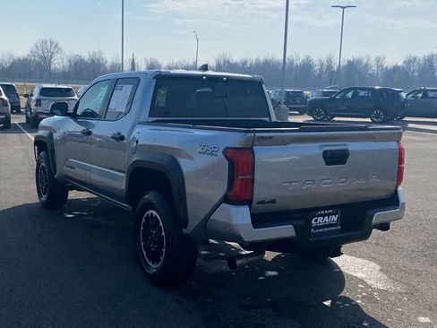 Used 2025 Toyota Tacoma TRD Off-Road image 5