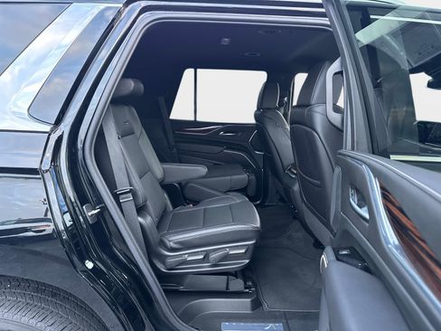 Used 2024 Cadillac Escalade Luxury image 14