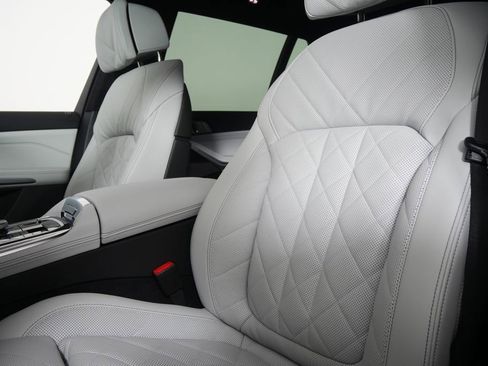 Used 2026 BMW X7 xDrive40i image 12