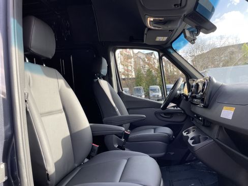 New 2025 Mercedes-Benz Sprinter 2500 image 40