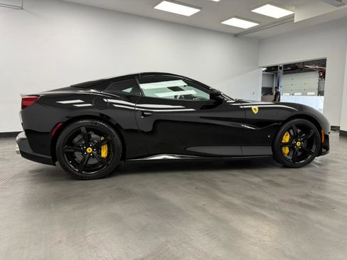 Used 2019 Ferrari Portofino image 19