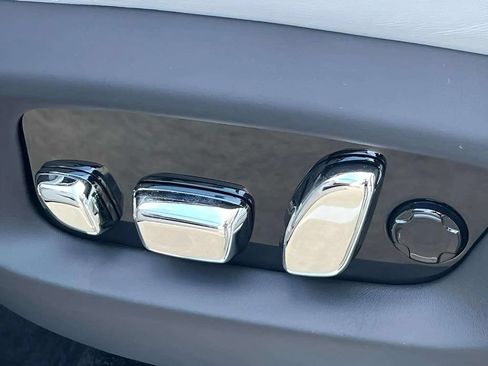 New 2026 Rolls-Royce Cullinan AWD/4WD image 19