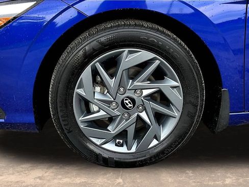 Used 2024 Hyundai Elantra Blue FWD image 36