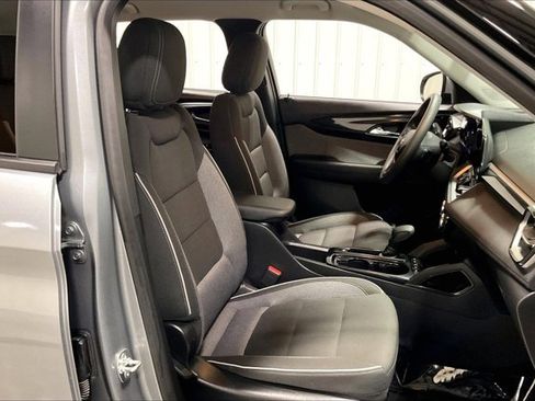 Used 2025 Chevrolet TrailBlazer LT AWD/4WD image 7