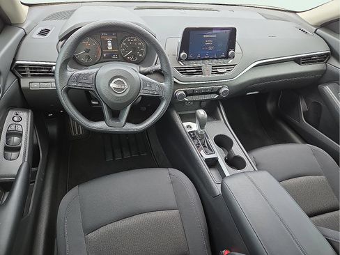 Used 2025 Nissan Altima 2.5 S FWD image 10