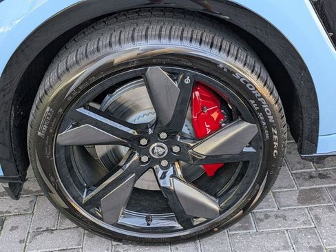 New 2026 Jaguar F-PACE SVR 575 Edition image 9