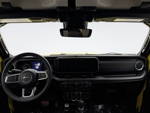 Used 2024 Jeep Wrangler Unlimited Sahara w/ Technology Group image 14