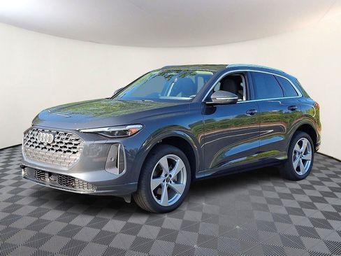 Used 2025 Audi Q5 Premium Plus w/ Premium Plus AWD/4WD image 3
