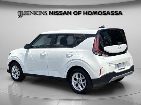 Used 2024 Kia Soul LX w/ Option Group 015 FWD image 7