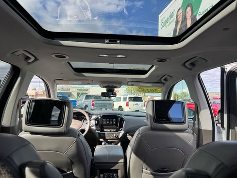 Used 2018 Chevrolet Traverse Premier image 15