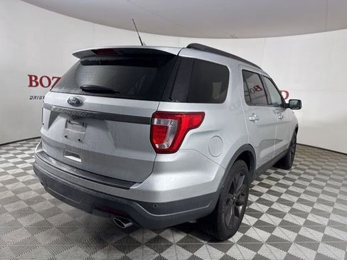Used 2019 Ford Explorer XLT w/ Equipment Group 202A image 8