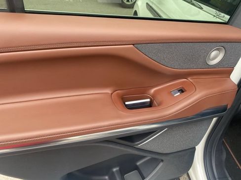 New 2025 Lincoln Navigator Reserve AWD/4WD image 12