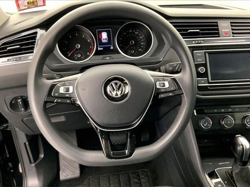 Used 2018 Volkswagen Tiguan S image 5
