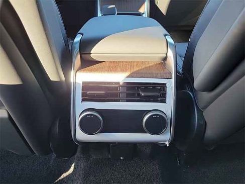 New 2025 Land Rover Range Rover SE image 24